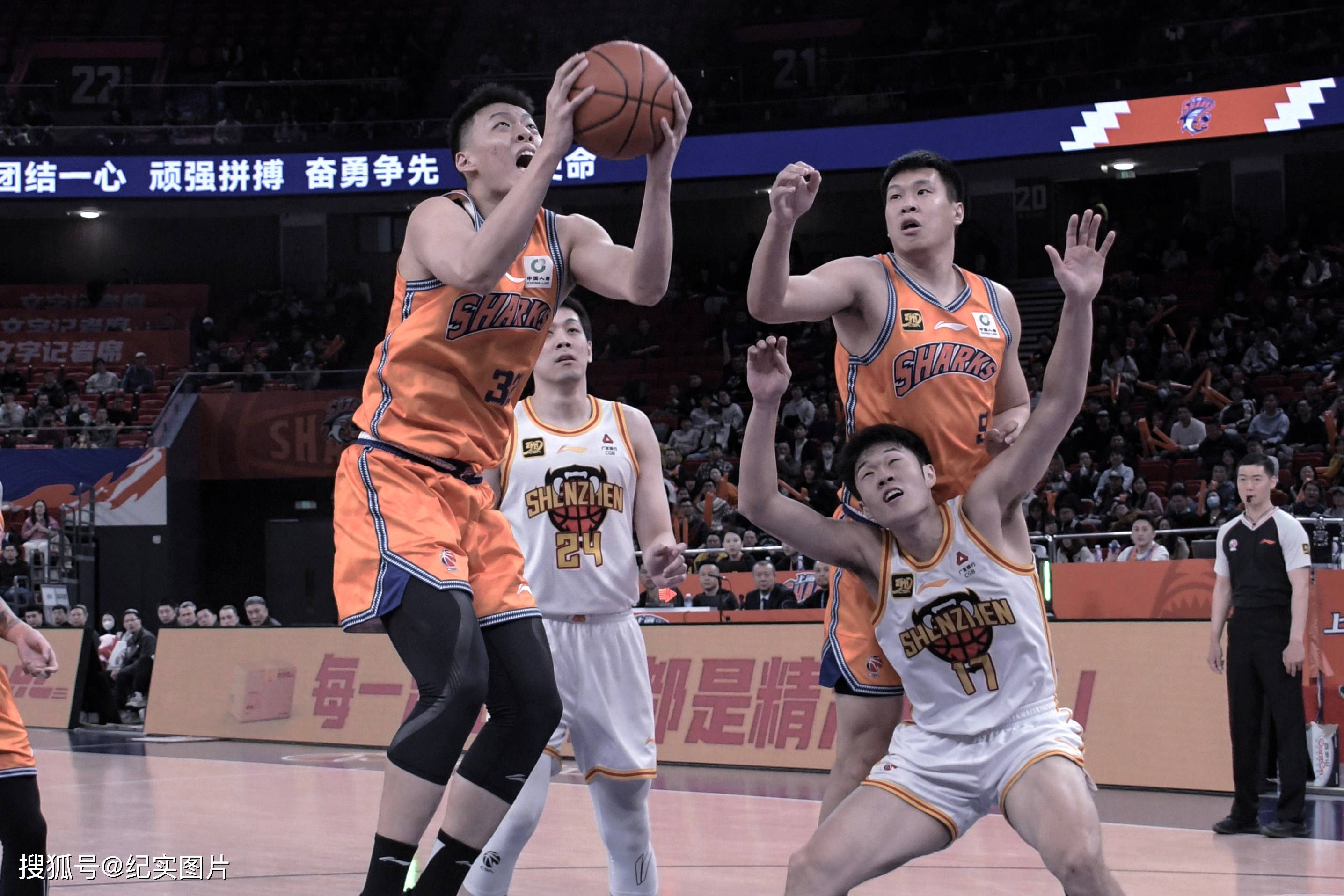 九游欢乐平台：CBA季后赛半决赛战况激烈，悬念丛生的简单介绍