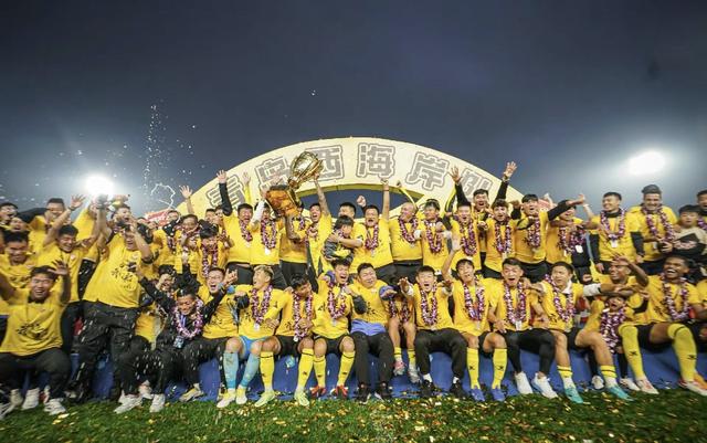 包含九游欢乐官方网站:中甲联赛冲超与保级：关键场次分析与球队策略的词条