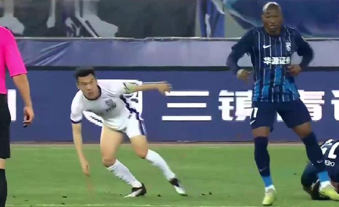 九游欢乐官方网站:中超升班马武汉三镇队“黑马”变“笑话”？球迷：昙花一现！的简单介绍