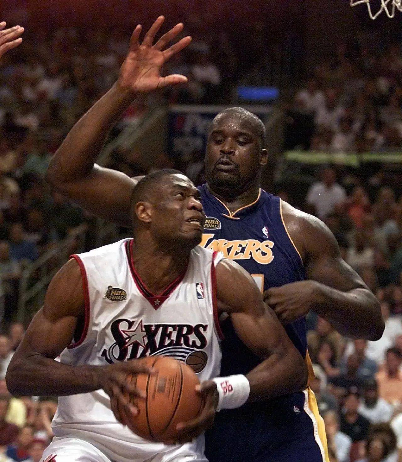 九游欢乐APP：NBA球星纪录片：讲述穆托姆博的传奇盖帽生涯的简单介绍