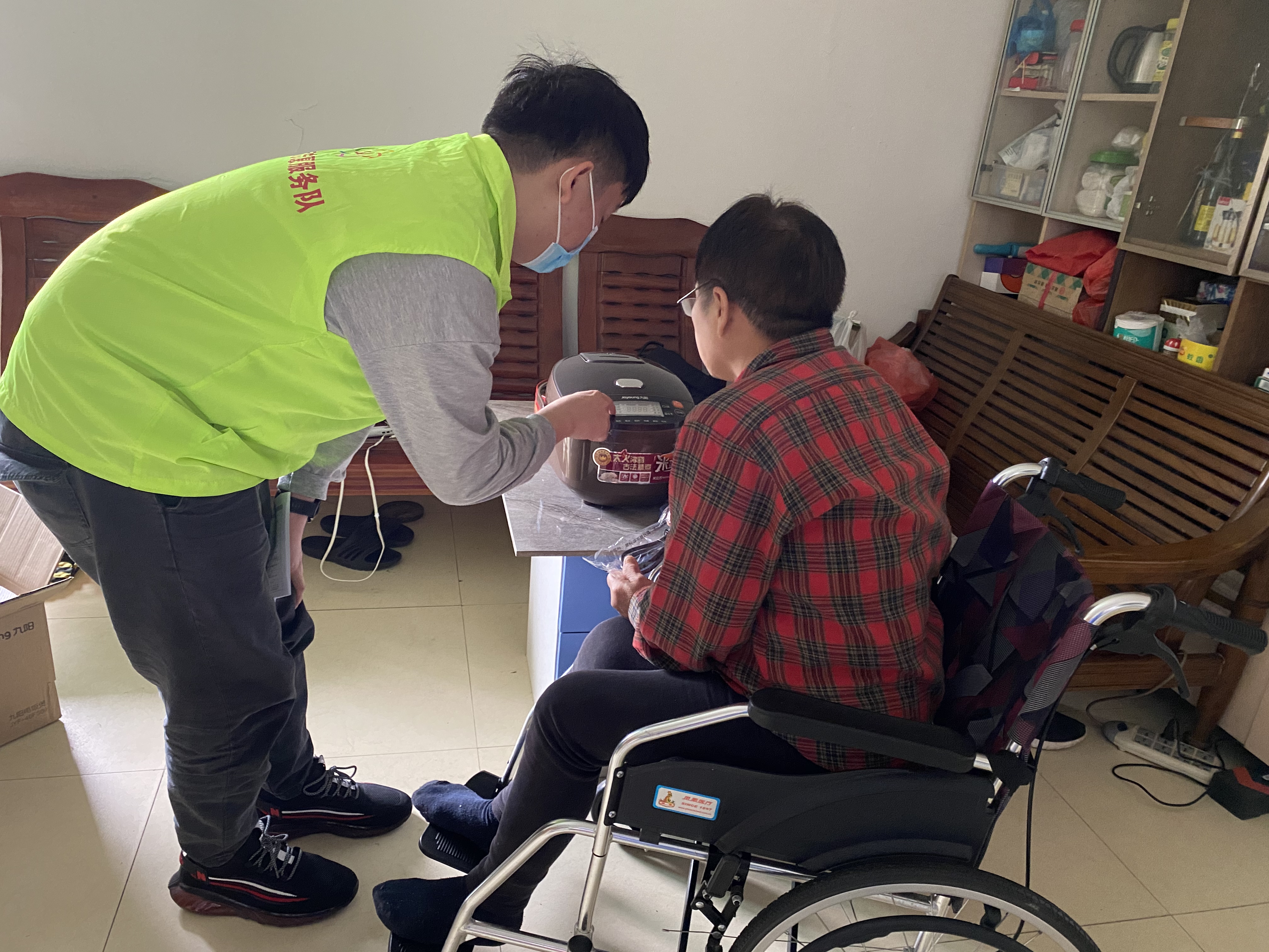 关于九游欢乐平台：篮球公益温暖人心，传递社会正能量的信息
