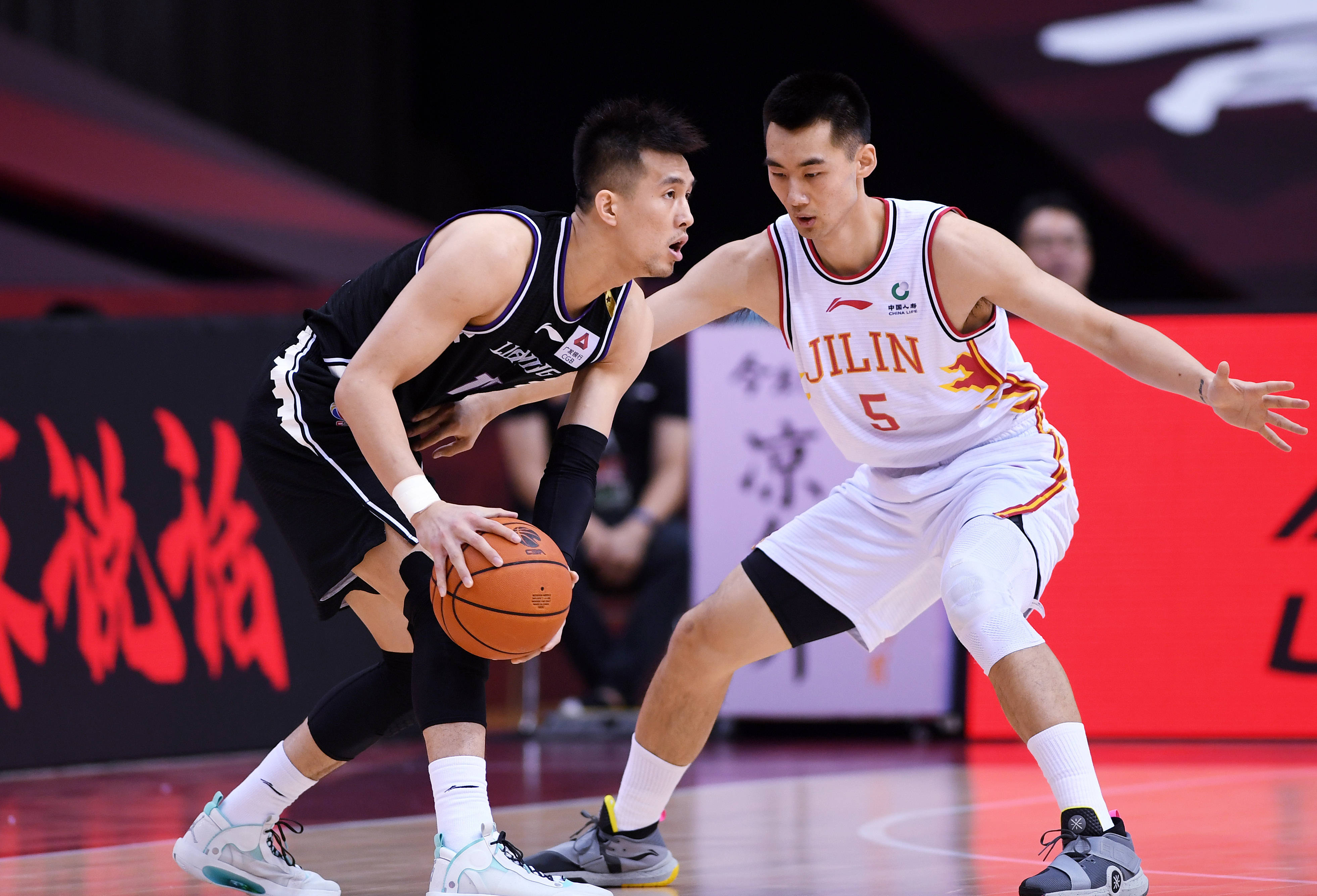 关于九游欢乐平台：CBA球队新赛季备战：引援、训练与战术调整的信息