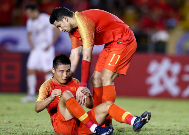 九游欢乐官方网站:归化球员费南多伤病康复训练方案与效果评估