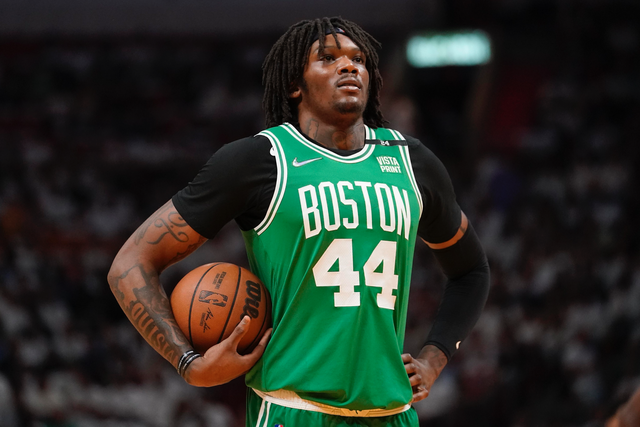 包含九游欢乐APP:凯尔特人队斯玛特：如何在新球队展现自己的价值，赢得认可，成为球队的重要一员？的词条