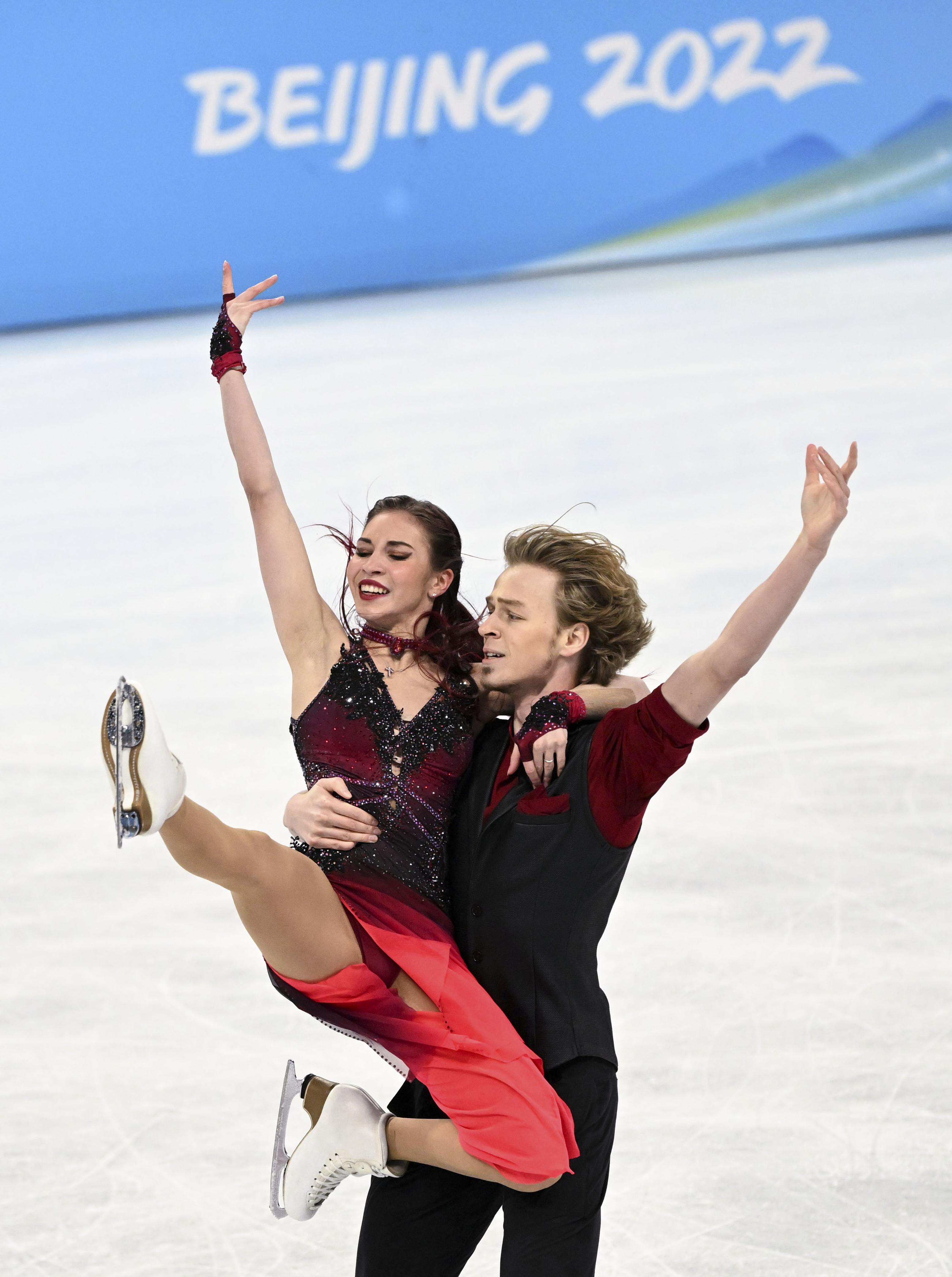 九游娱乐:花样滑冰世锦赛，冰上芭蕾美轮美奂的简单介绍