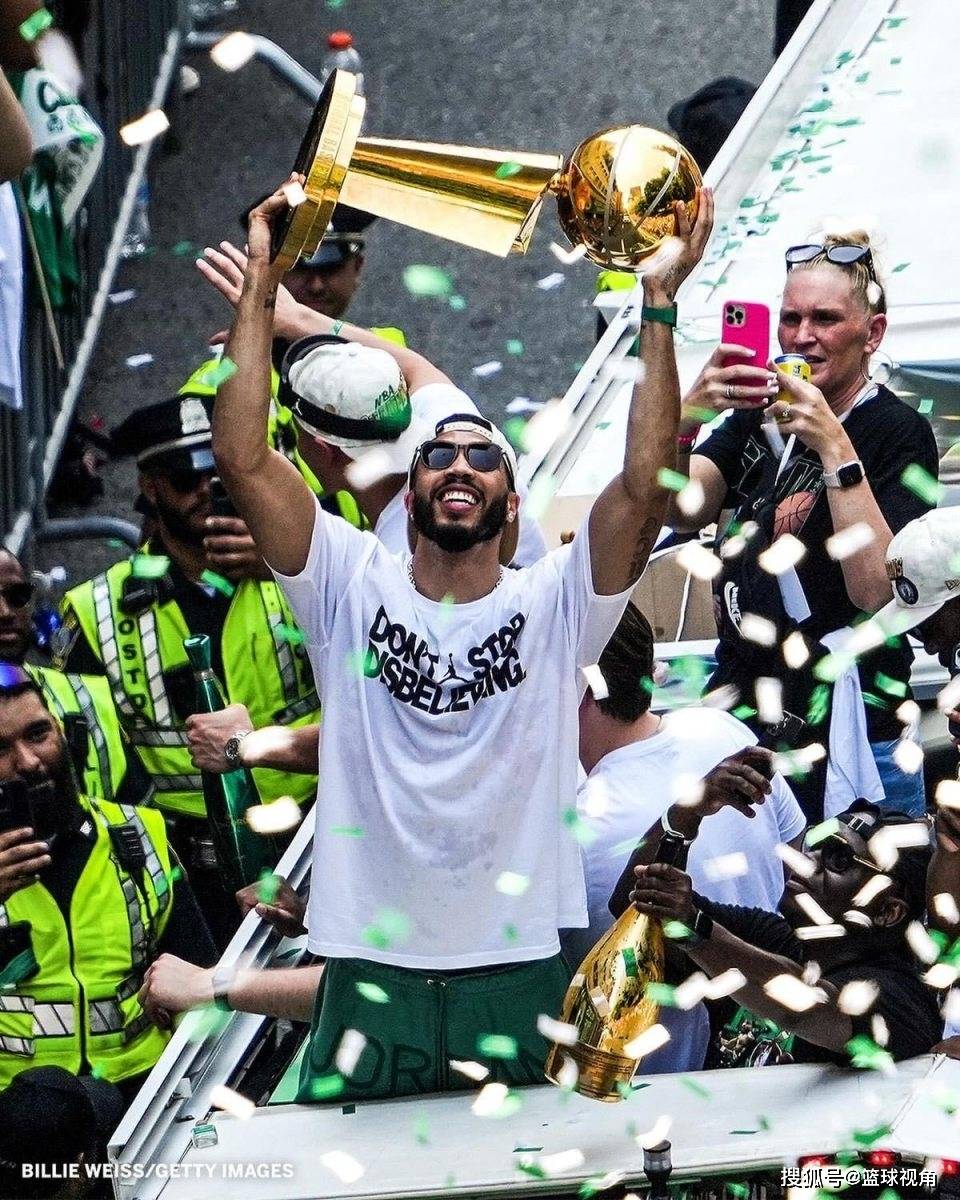 关于九游欢乐APP:凯尔特人队塔图姆：如何成为更好的自己，带领球队走向胜利，赢得总冠军，成为联盟的领军人物？的信息